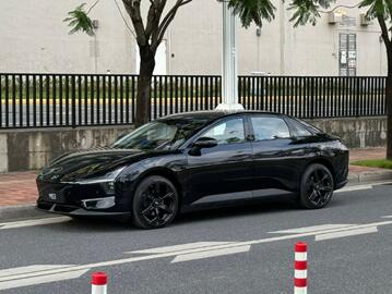 ˹Model 3ͬ ɫСMONA 03ʵع⣺